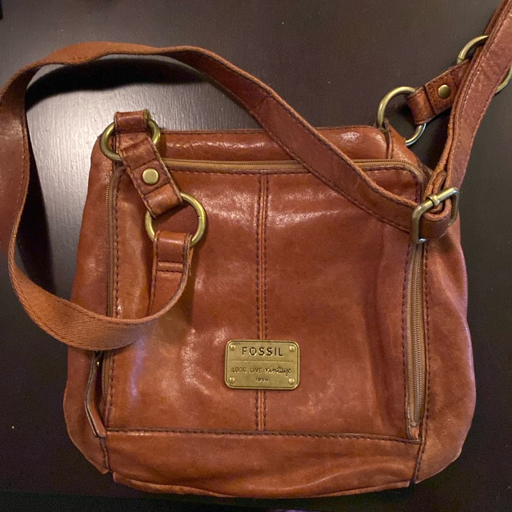 Fossil leather purse / crossbody bag